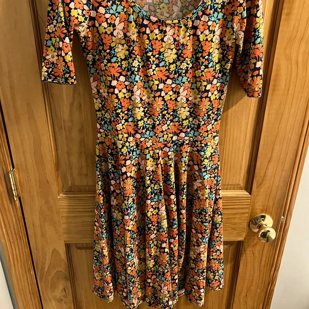 Small LuLaRoe floral dress - Picture 2 of 2